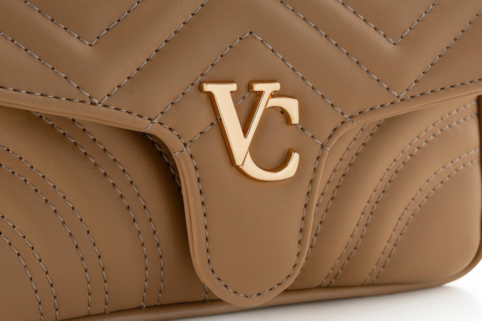 Çantë shpatulle Vince Camuto, Lucca, ngjyrë deve