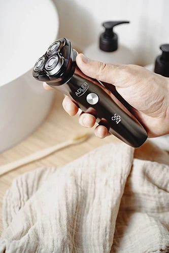 Makinë rroje, Adler, AD 2945, 3 koka dy unazore, trimmer mjekre i tërheqshëm, ekran LED, IPX7, karikim USB