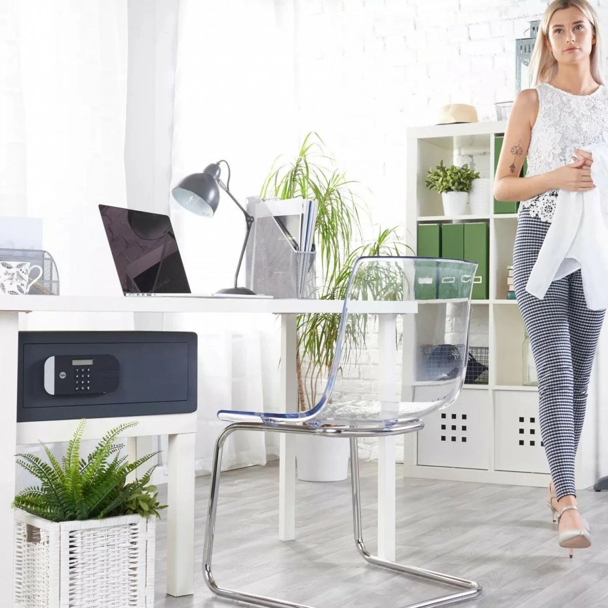 Kasafortë YALE HOME YLEM/200/EG1 për laptop, elektronike, 24.8L, e zezë