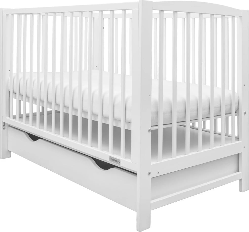 Krevat bebe, New Baby, LILLY, me anësore me ulje dhe sirtar, 120x60 cm, dru pishe, i bardhë