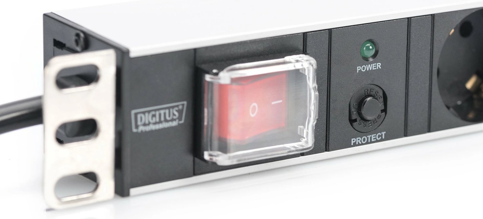 Steckerleiste Digitus 7 dalje, 1HE, 2m, mbrojtje nga mbingarkesa, e zezë