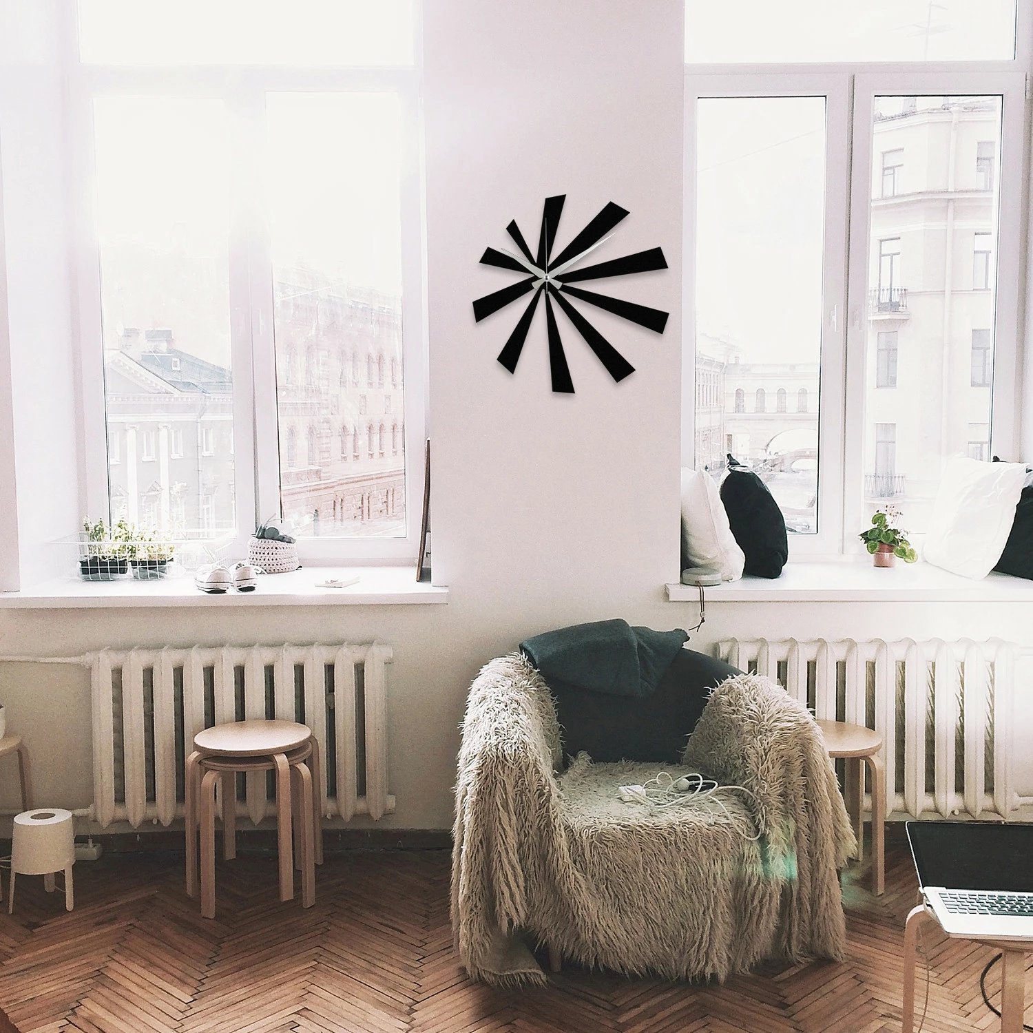 Orë muri dekorative prej metali, Wallity Enzoclock - S024, e zezë, 48x48cm