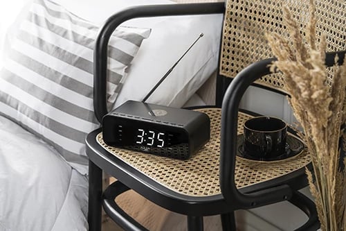 Zgjuarëse radio, Adler, AD 1192B, Bluetooth 5.0 FM, karikim wireless 5W dhe USB 1A, alarm i dyfishtë, e zezë