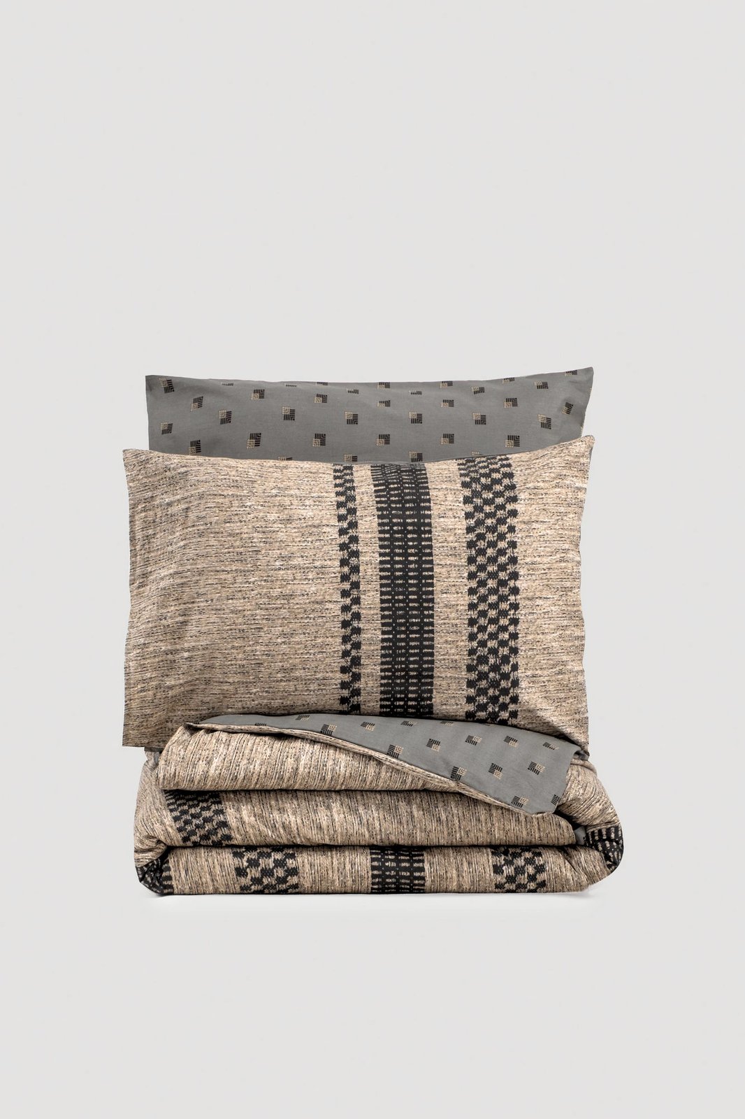 Set mbulesë për jorgan King Ranforce, Arlo, ngjyrë kafe, gri, e zezë Set mbulesë për jorgan King Ranforce, Arlo, ngjyrë kafe, gri, e zezë