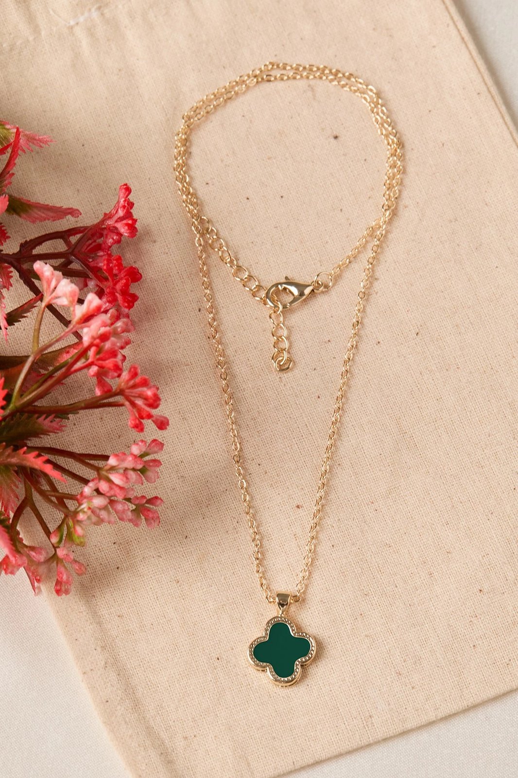 Varëse metalike Elika, ngjyrë ari, CK9820