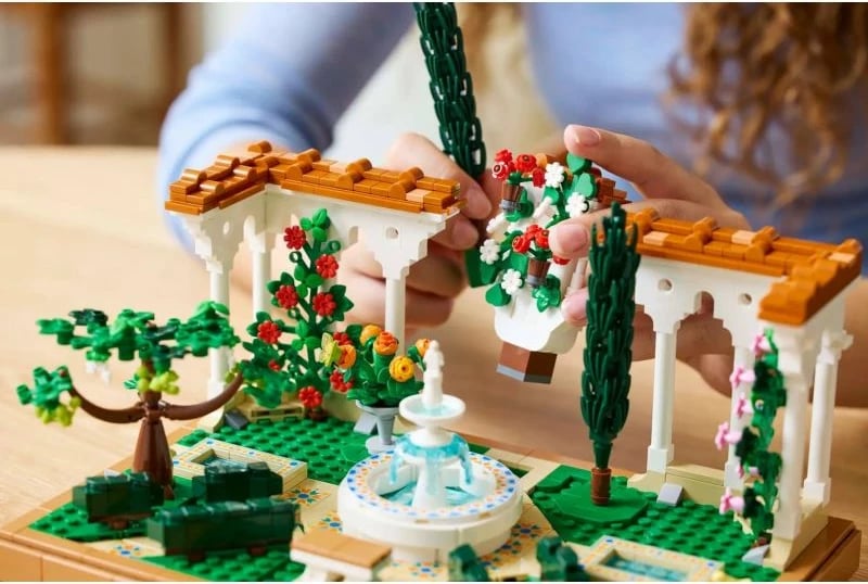 Set ndërtimi LEGO Icons për të rritur