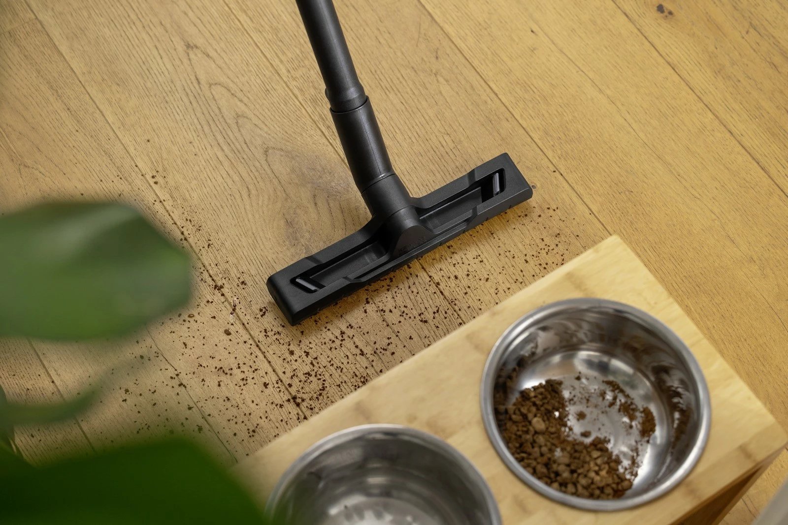 Kasë pastrimi Karcher SE 4, 4L, 1000W, e zezë/bardhë, me aksesorë