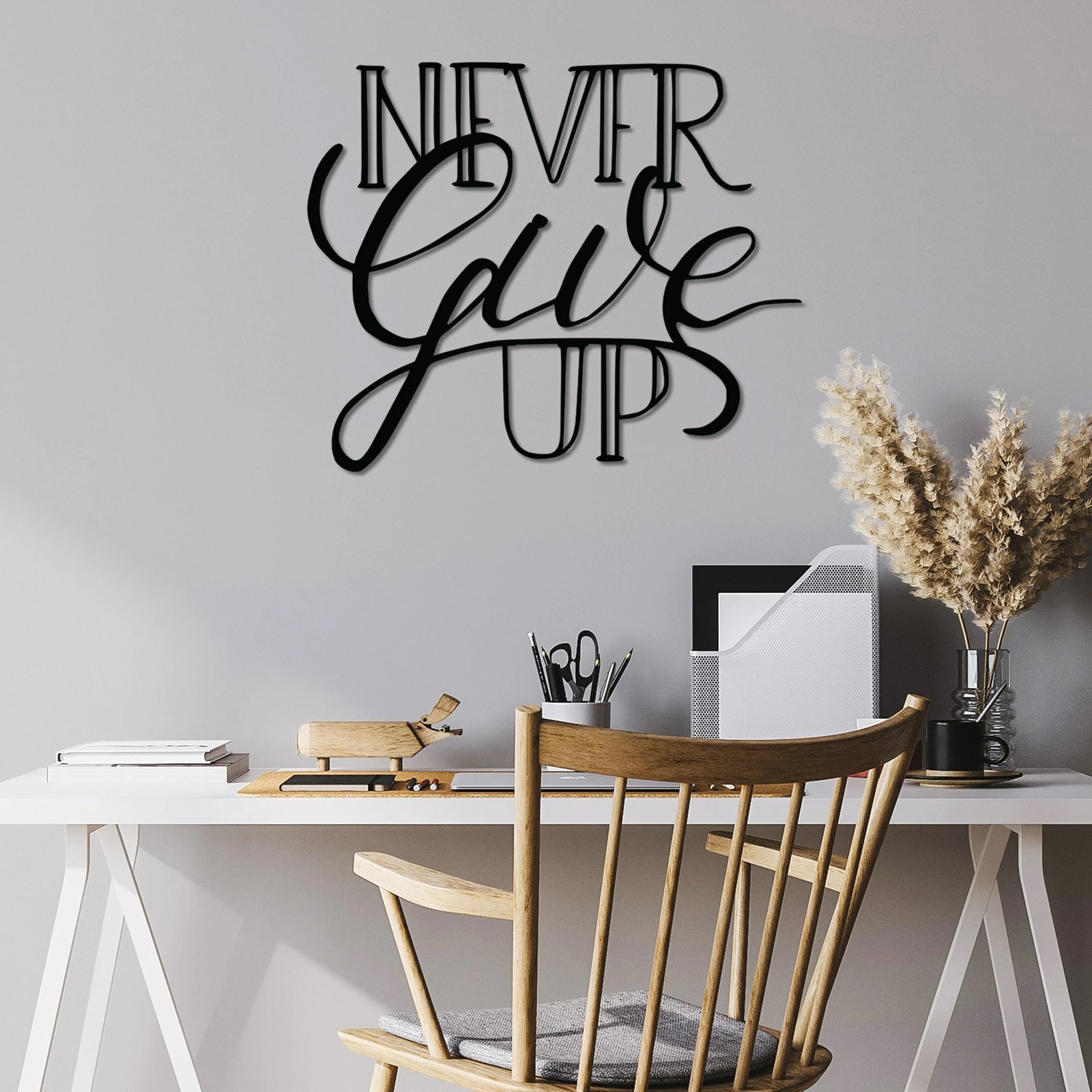 Aksesor dekorativ metalik për mur, Never Give Up
