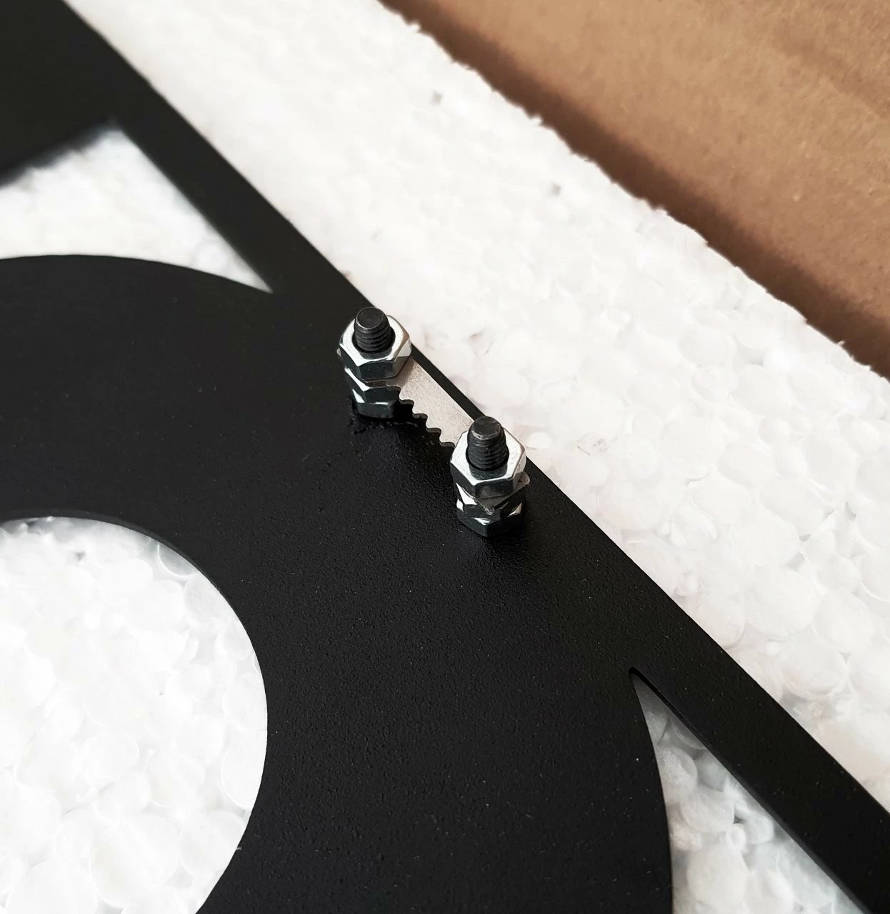 Orë muri dekorative metalike Wallity, MTS - 003, e zezë, 49x49cm