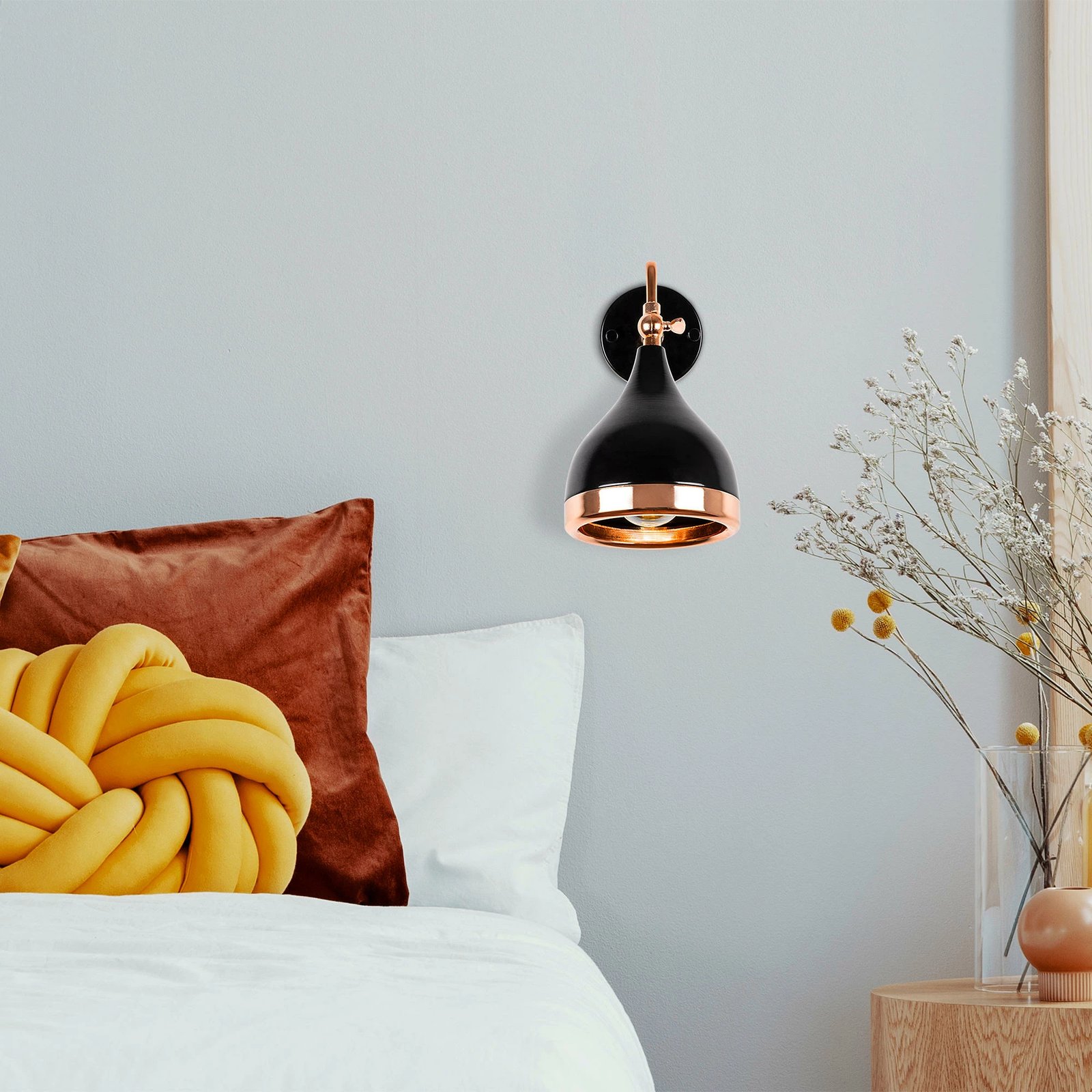 Llambë muri moderne, Opviq Yıldo - 7031, ngjyrë e zezë dhe bakri