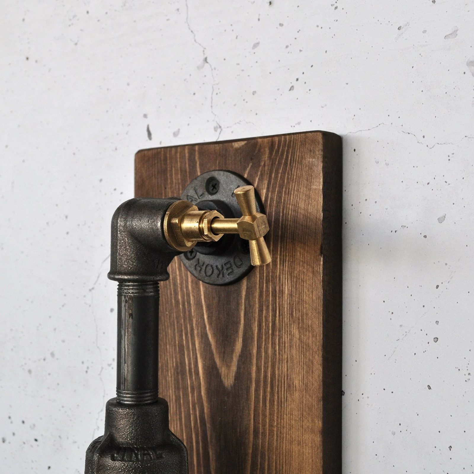 Llambë muri Opviq, dru i fortë, e zezë, Pp173 Llambë muri Opviq, dru i fortë, e zezë, Pp173