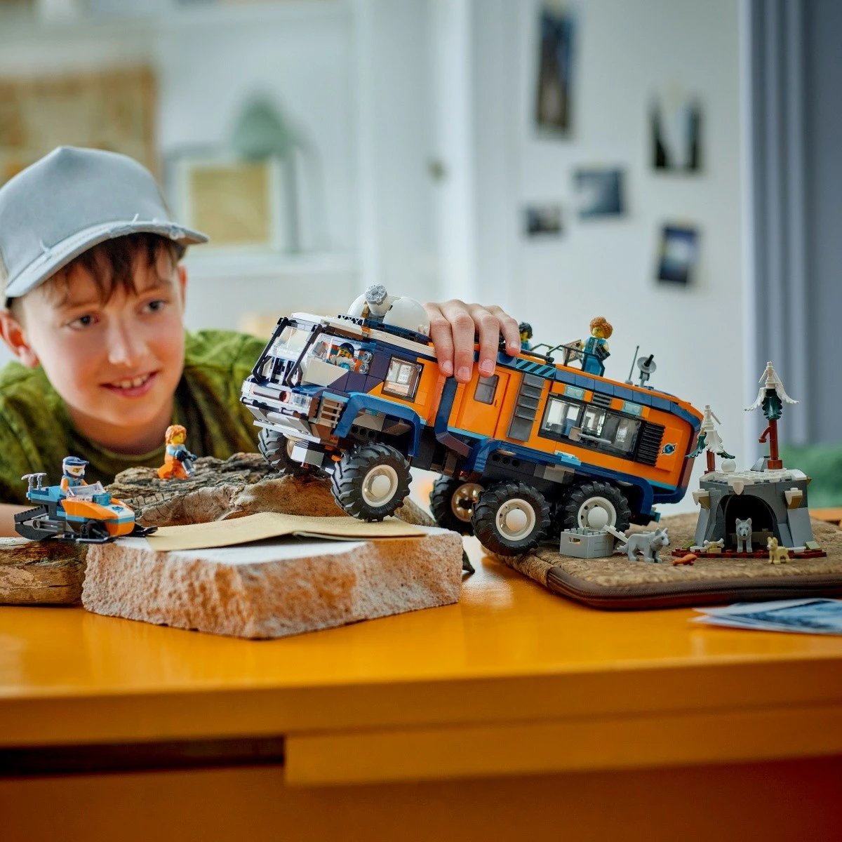 Set ndërtimi LEGO City Arctic Explorer Laboratory Truck 60471, 1064 pjesë, plastikë