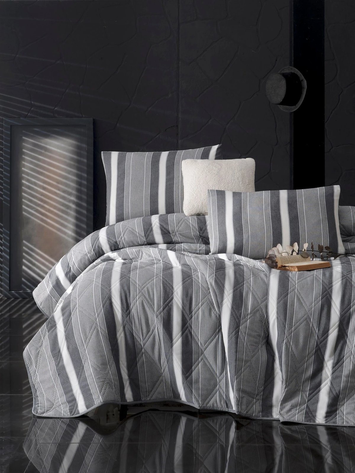 Set mbulesë krevati king size, i qepur, L'essentiel Dakar, ngjyrë e zezë, gri, e bardhë