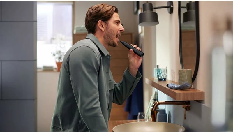 Furçë dhëmbësh elektrike Philips Sonicare 5300 HX7101/02, 2 nivele intensiteti, kontroll presioni, me kuti udhëtimi, e zezë