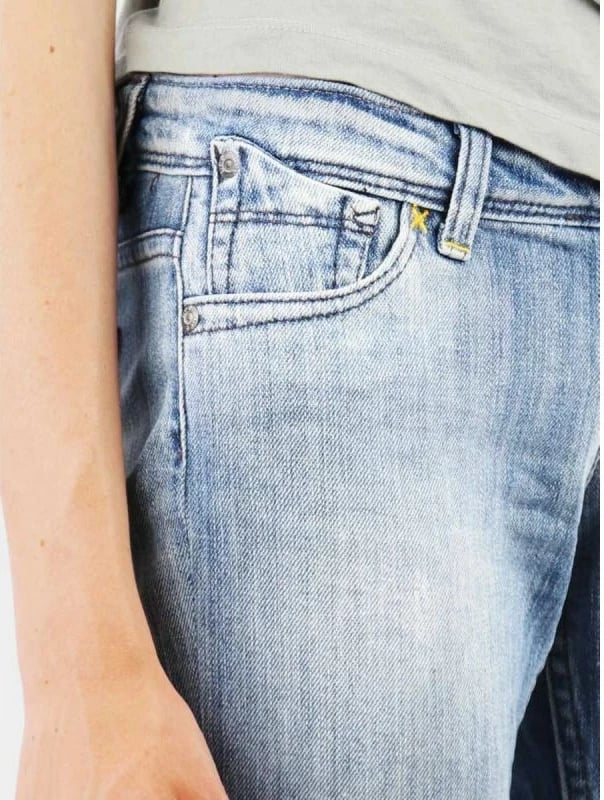 Xhinse për femra Lee