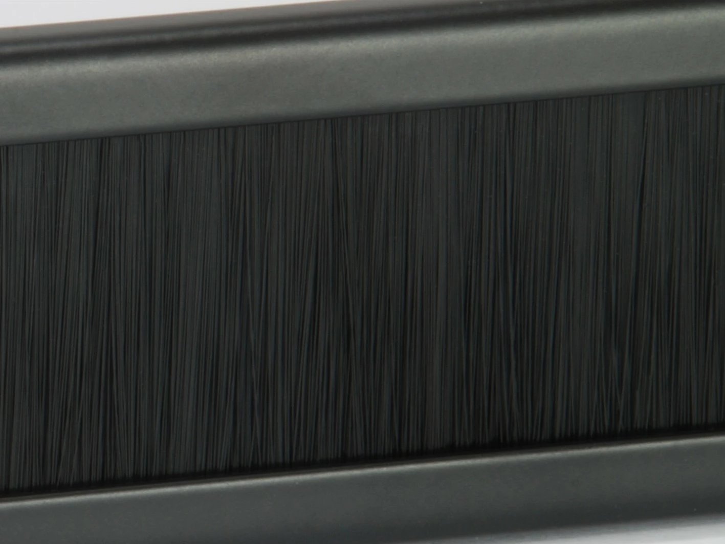 Panel brush Equip 1U 19 inch, i zi