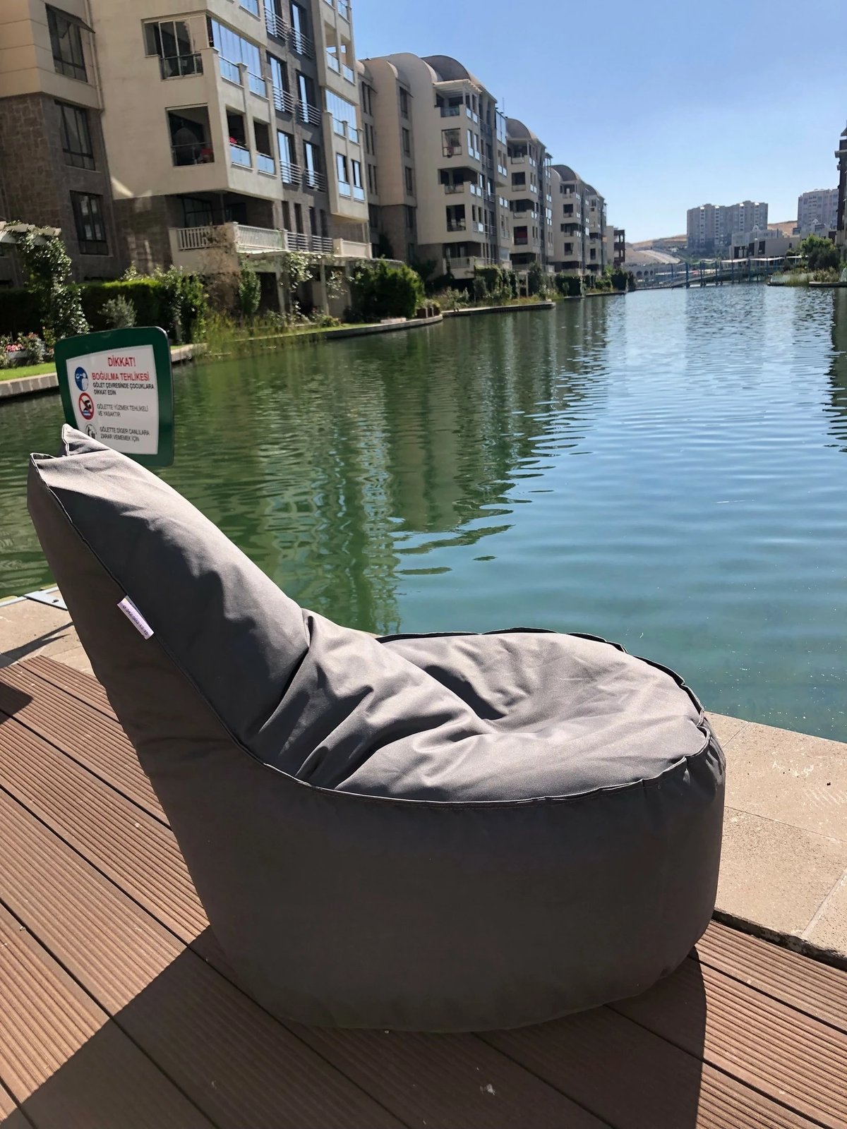 Qese ulëse gri, Atelier del Sofa, Aktif