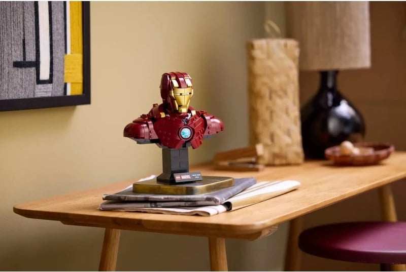 Set LEGO Marvel bust Iron Man