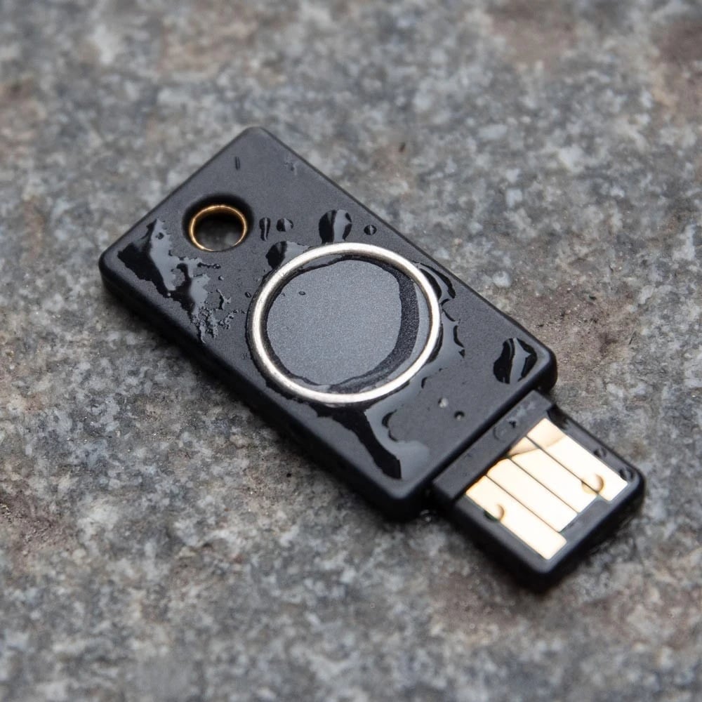 USB, Yubico, YubiKey BIO (FIDO Edition), e zezë