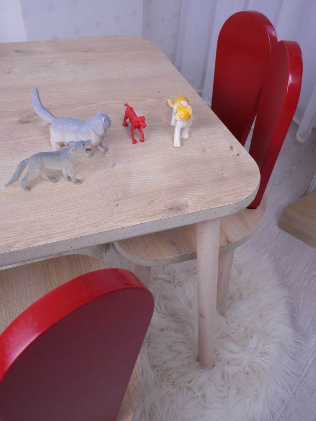 Set tavoline për fëmijë Hanah Home, dy karrige Bunny, e kuqe, kafe