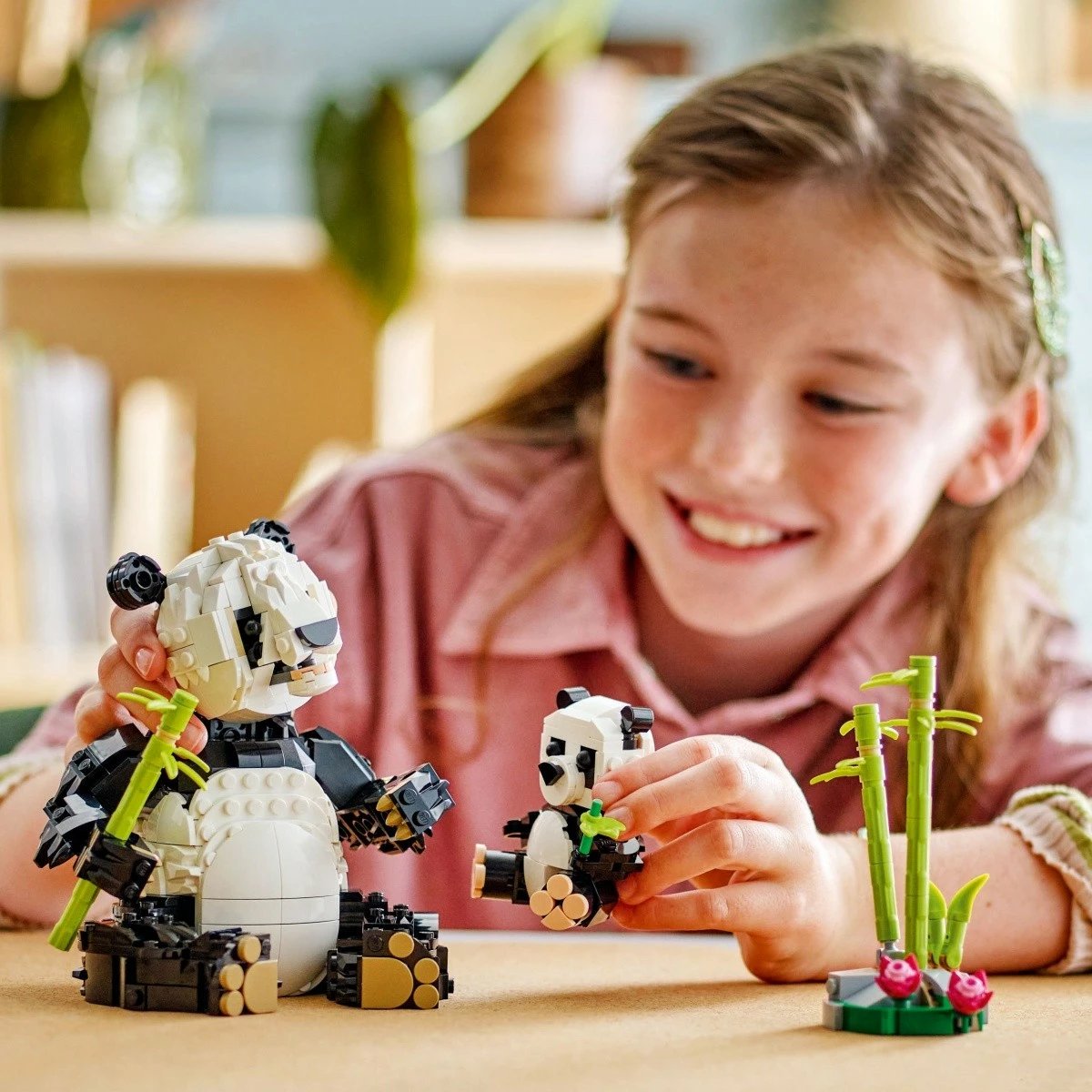 Set lodrash LEGO Creator 31165 Wild Animals: Panda Family, 626 pjesë, plastikë