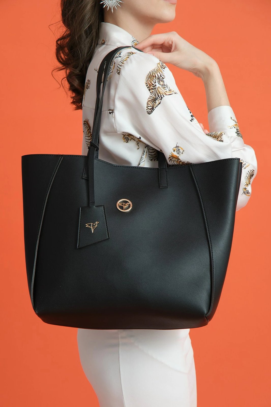 Çantë shpatulle e madhe, ngjyrë e zezë, Zoozie Bags Sofia