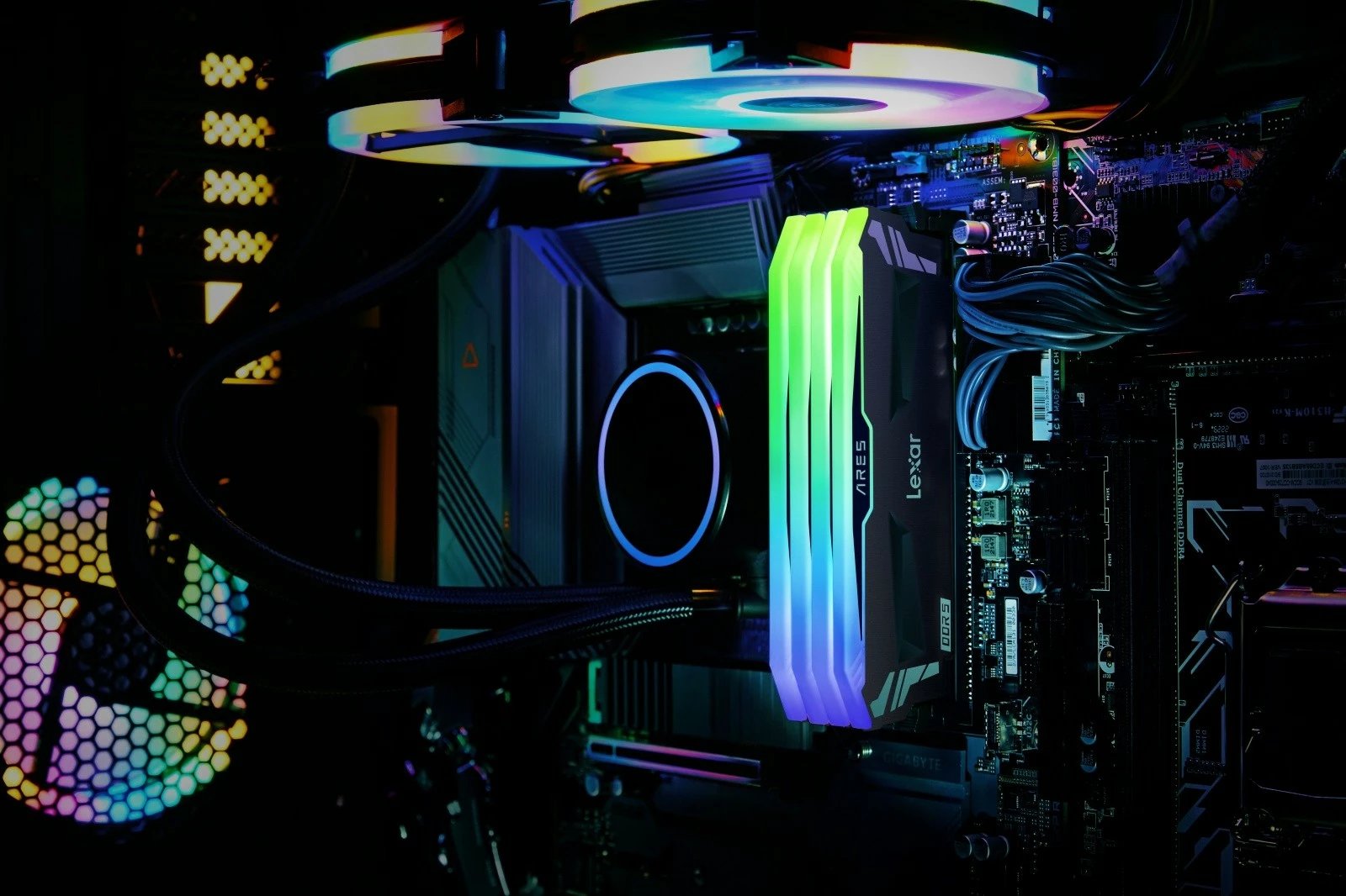 RAM Memorje Lexar ARES RGB DDR5, 32GB (2x16GB), 7200 MHz, CL34, e zezë RAM Memorje Lexar ARES RGB DDR5, 32GB (2x16GB), 7200 MHz, CL34, e zezë