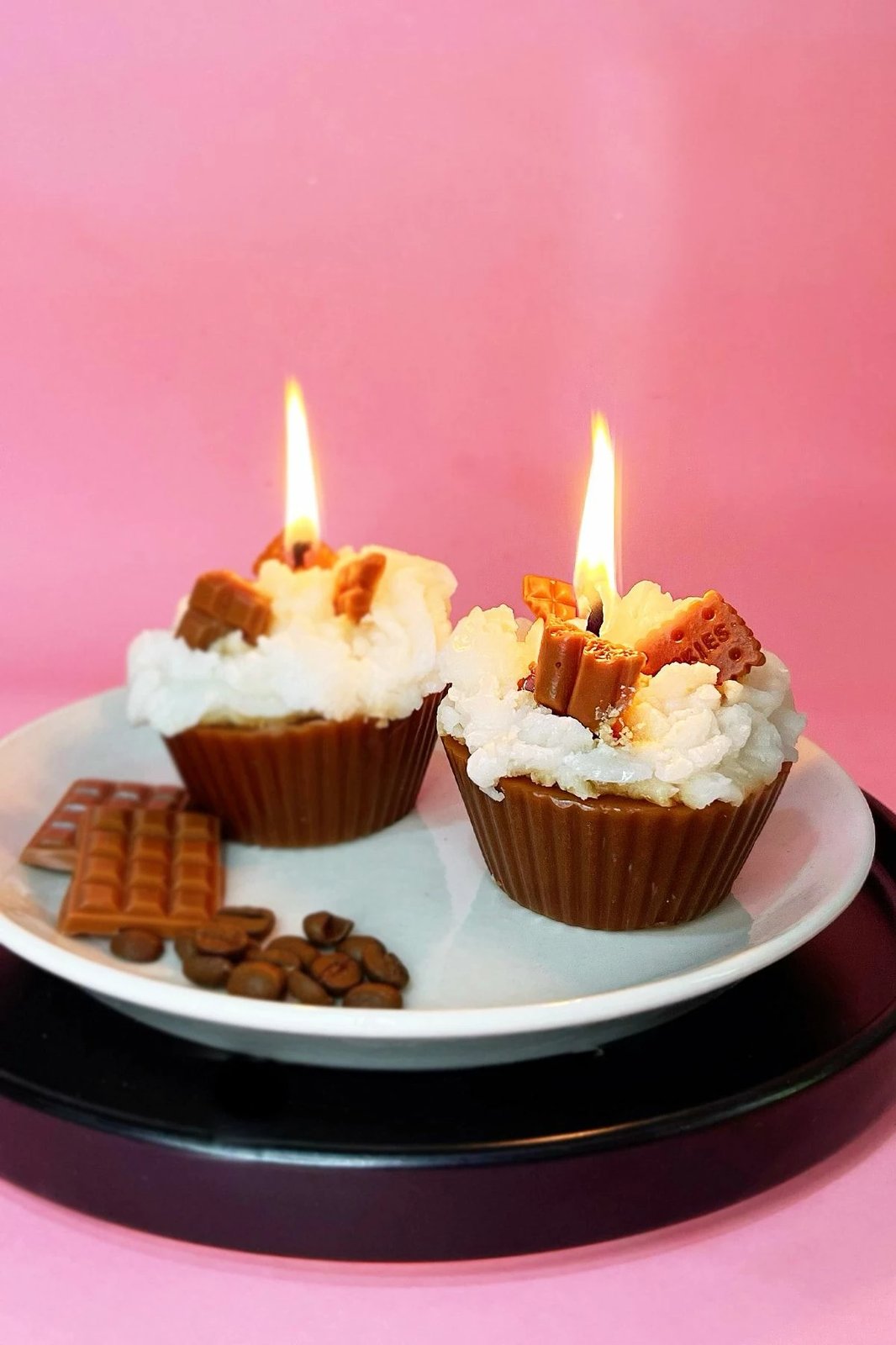 Set qirinjsh (2 copë), Evila Originals, aromë çokollate, formë cupcake