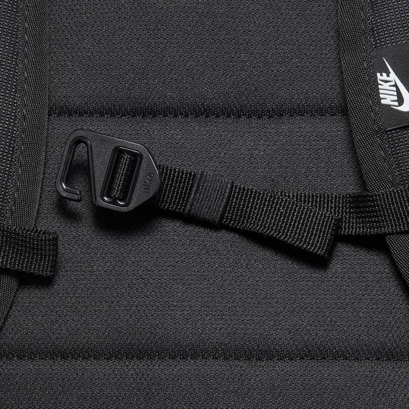 Çantë shpine Nike Heritage Eugene, e zezë