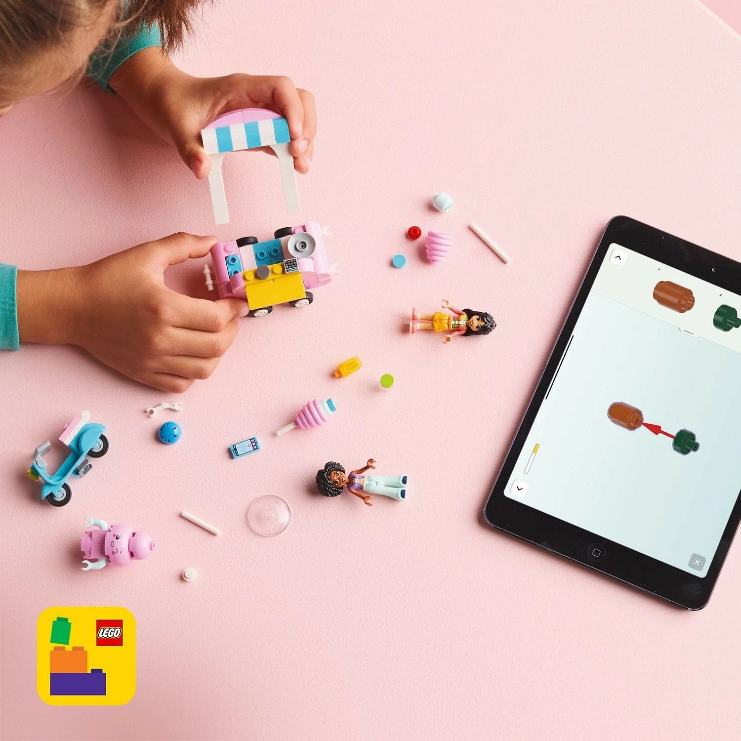 Set ndërtimi LEGO Friends 42643, kioskë sheqerka pambuku dhe skuter, 110 pjesë, shumëngjyrësh