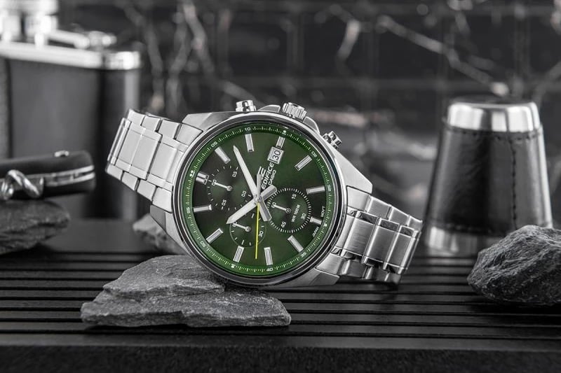 Orë dore për meshkuj Casio, argjendi me të gjelbër