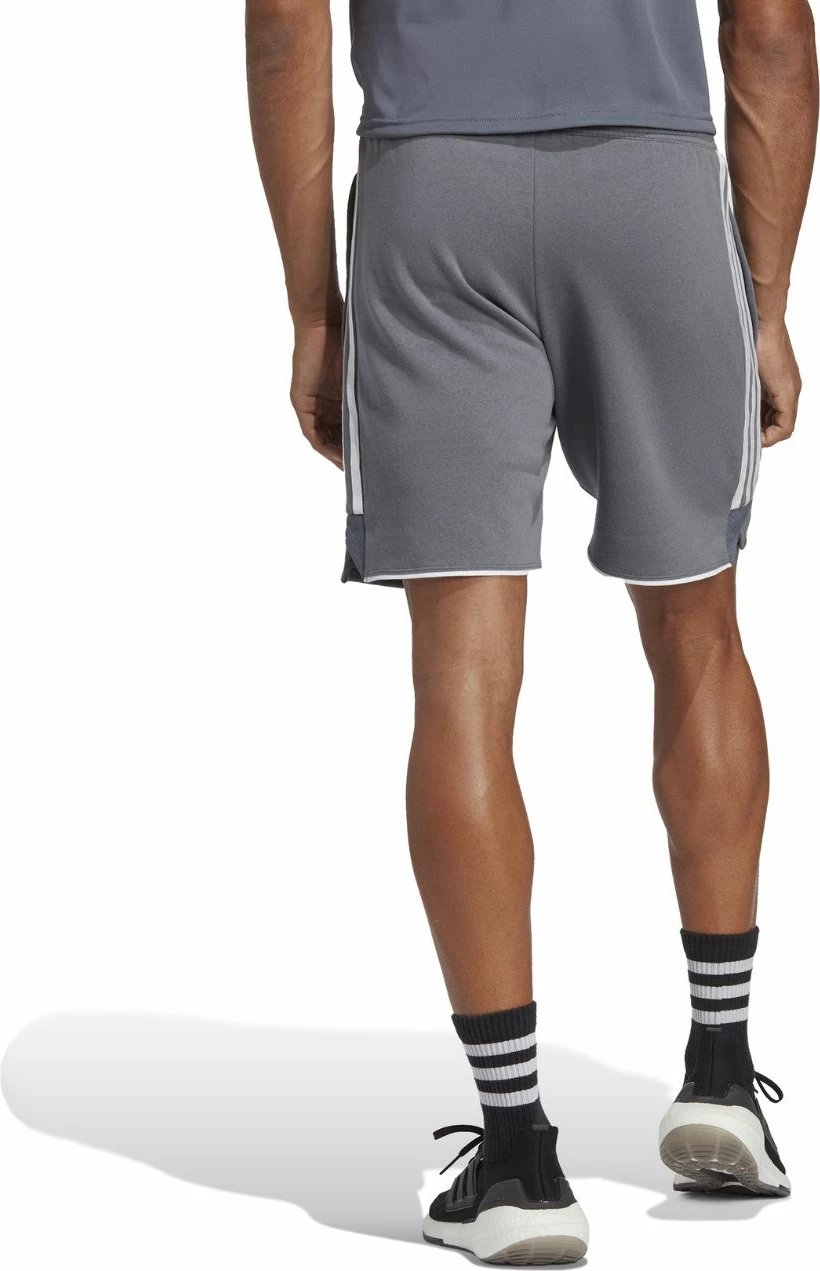 Shorce për meshkuj adidas, gri Shorce për meshkuj adidas, gri