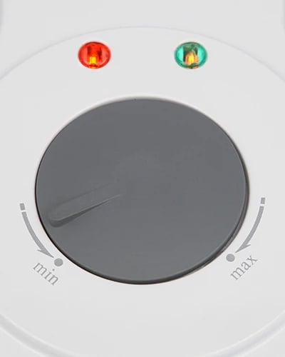 pjekës vafle dhe konë akulloresh Camry CR 3082, pllaka 18 cm, rregullim temperature, 750–1500W, me formues koni, bardh e zi