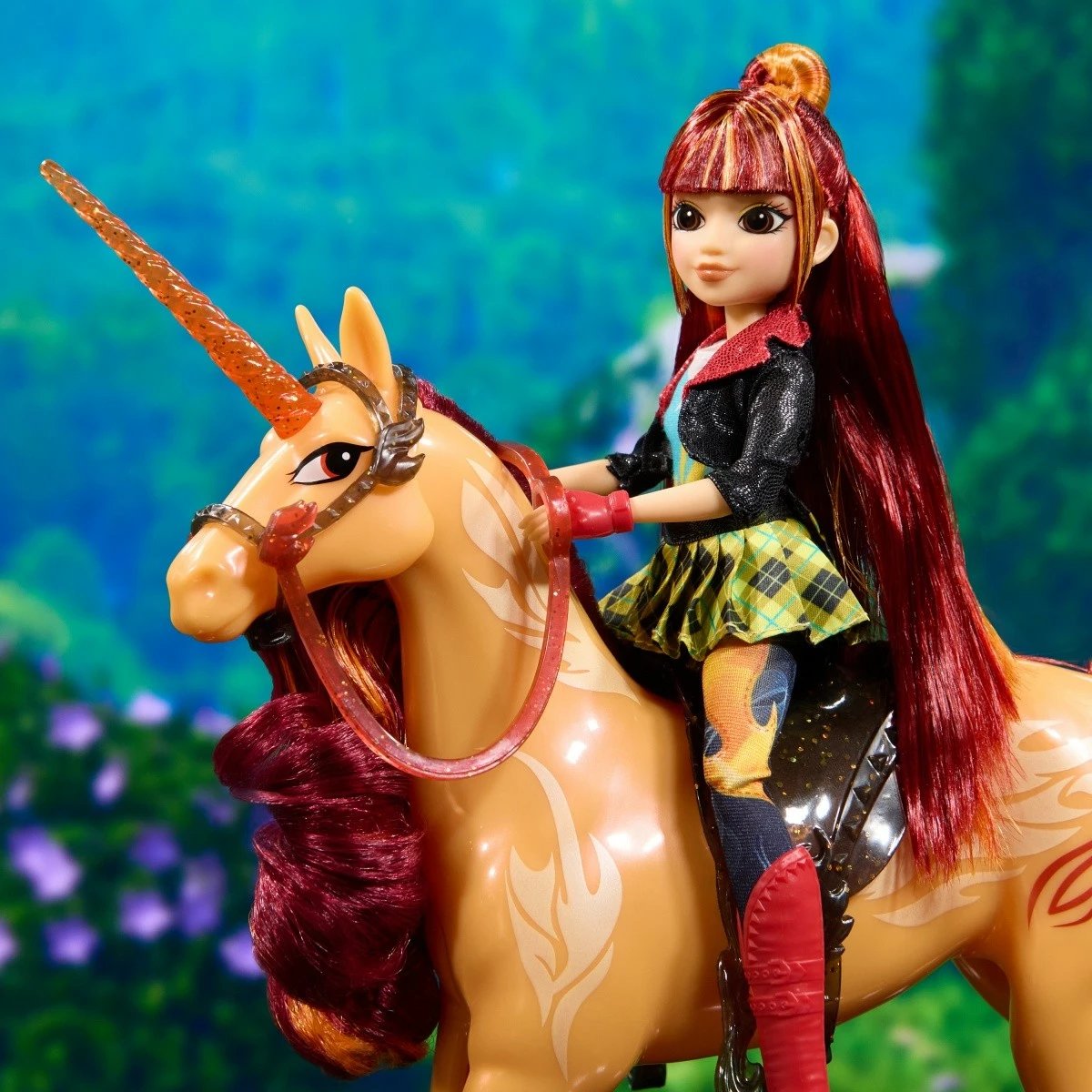Kukull Unicorn Academy Fashion Valentina Spin Master 24 cm, për vajza, me aksesorë