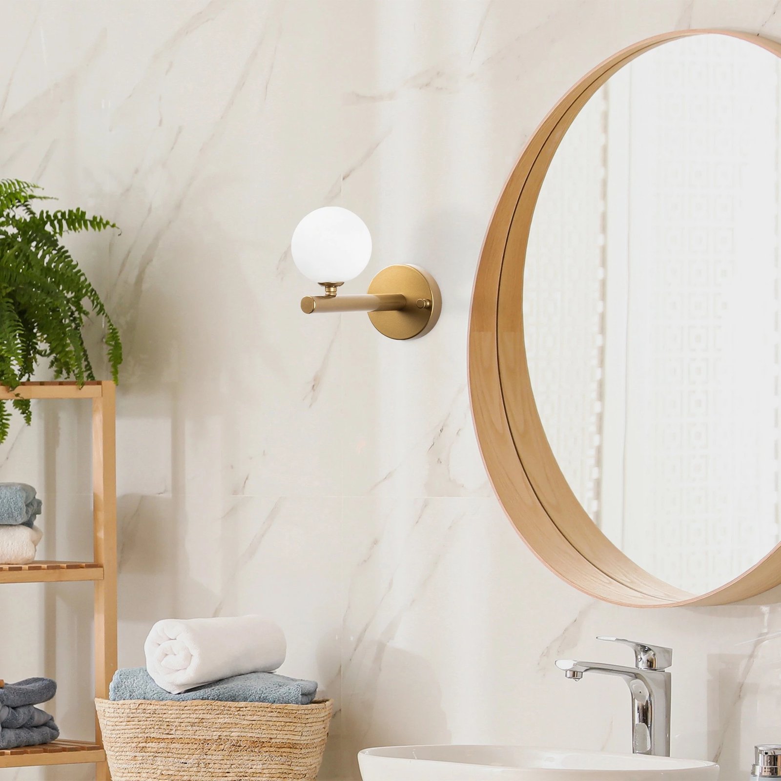 Llambë muri Opviq Domino, ngjyrë ari, 10x22x17cm Llambë muri Opviq Domino, ngjyrë ari, 10x22x17cm