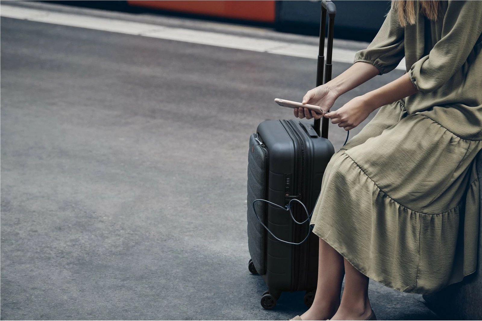 Kasë udhëtimi Wenger Syntry Carry-On me ndarje për laptop, e zezë/gri