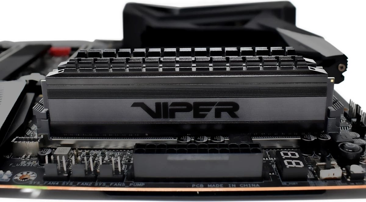 RAM Memorie Patriot Viper Blackout CL18, 16GB DDR4 RAM Memorie Patriot Viper Blackout CL18, 16GB DDR4