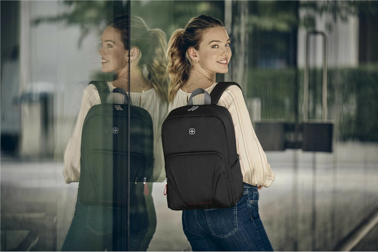 Çantë shpine Wenger Motion Backpack Chic 16" e zezë