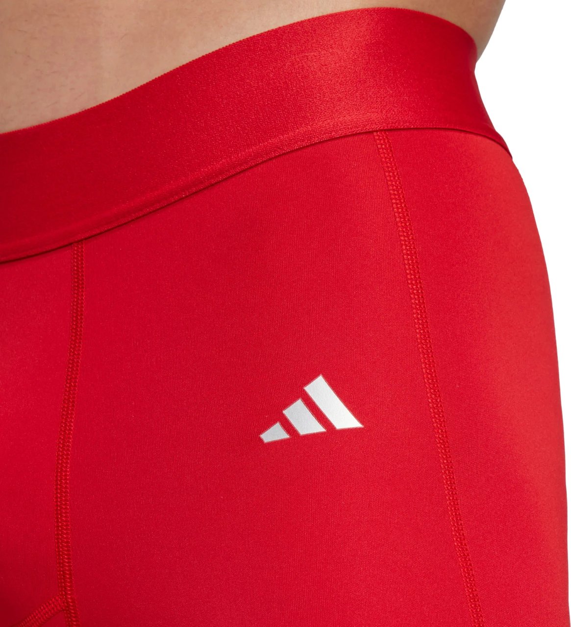 Të brendshme për meshkuj adidas, të kuqe