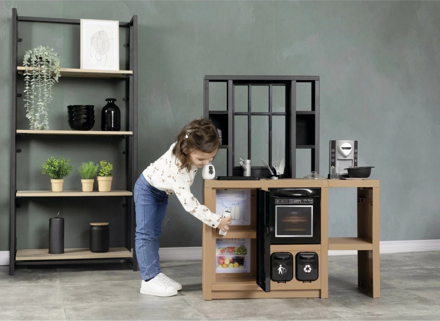 Kuzhinë lodër Smoby Loft Kitchen, plastikë, shumëngjyrëshe, set me 32 aksesorë