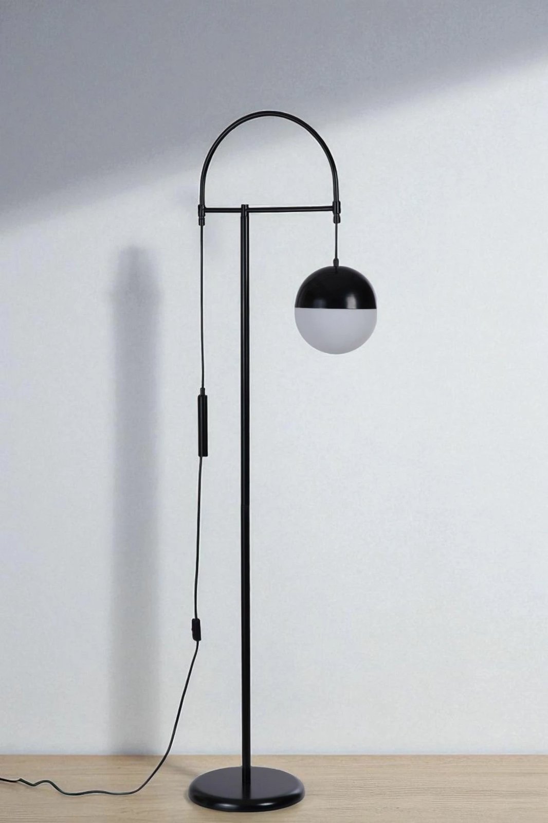 Llambë dyshemeje Opviq, 8958-6, e bardhë dhe e zezë