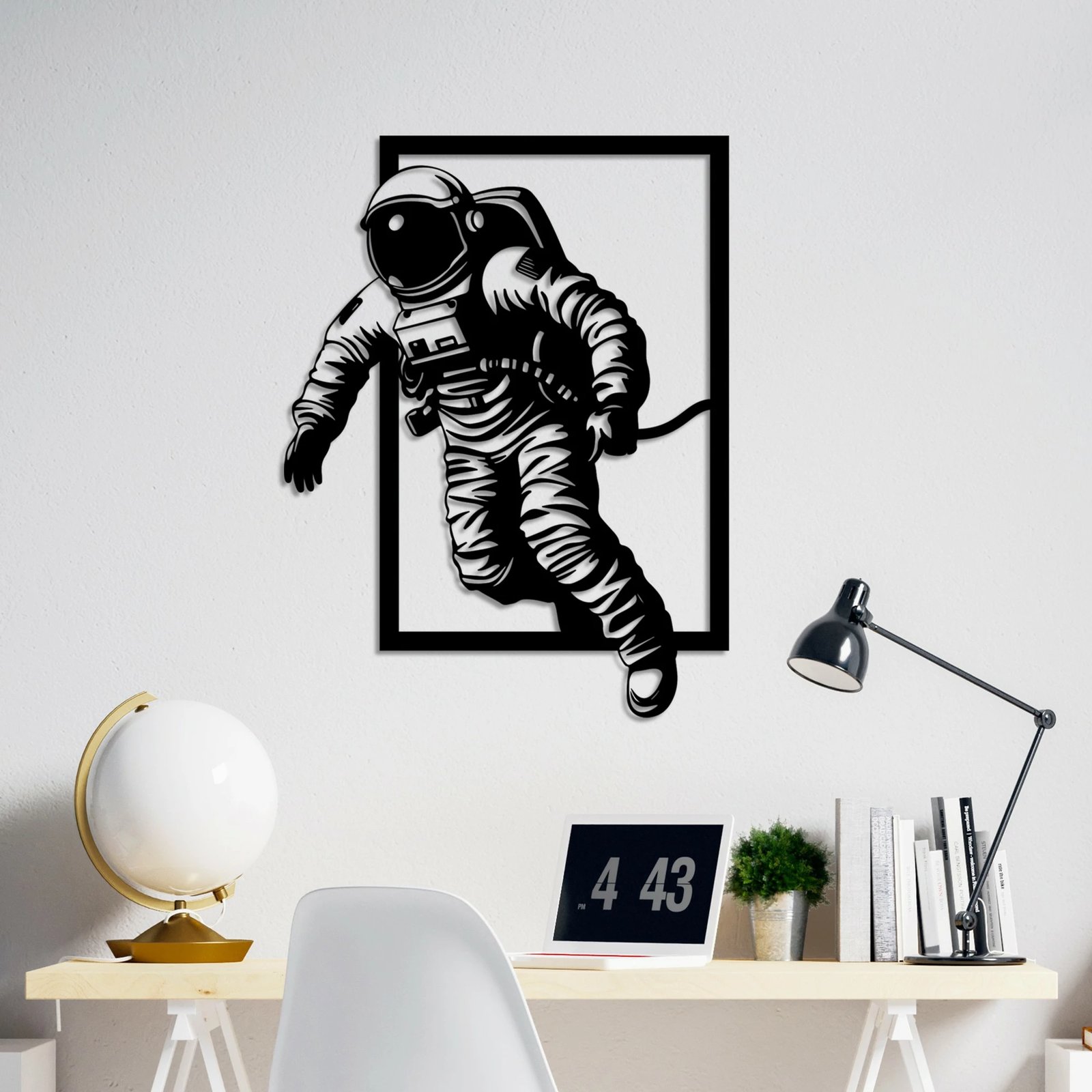 Aksesor dekorativ muri prej metali, astronaut, ngjyrë e zezë, Wallity, 69x52cm