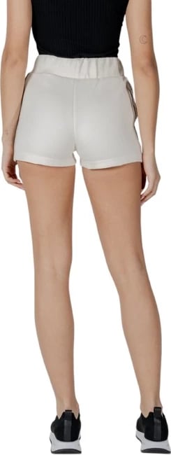 Shorce Guess Active për femra, të bardha