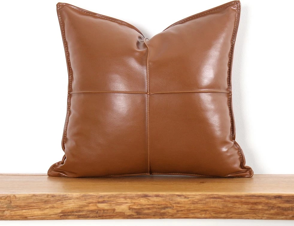 Jastëk dekorativ, lëkurë artificiale, ngjyrë deve, Dobsett, 50x50cm