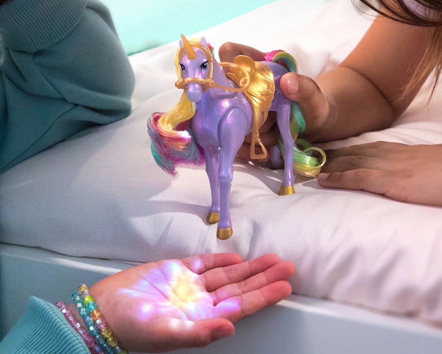 Set lodrash Unicorn Academy Spin Master Sophia dhe Wildstar me efekte drite, për vajza