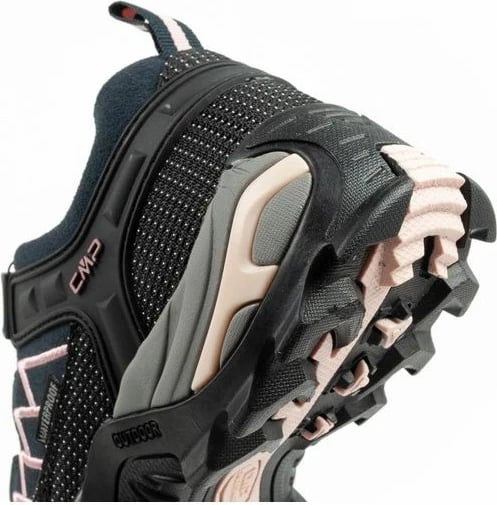 Atlete trekking për femra CMP, të zeza