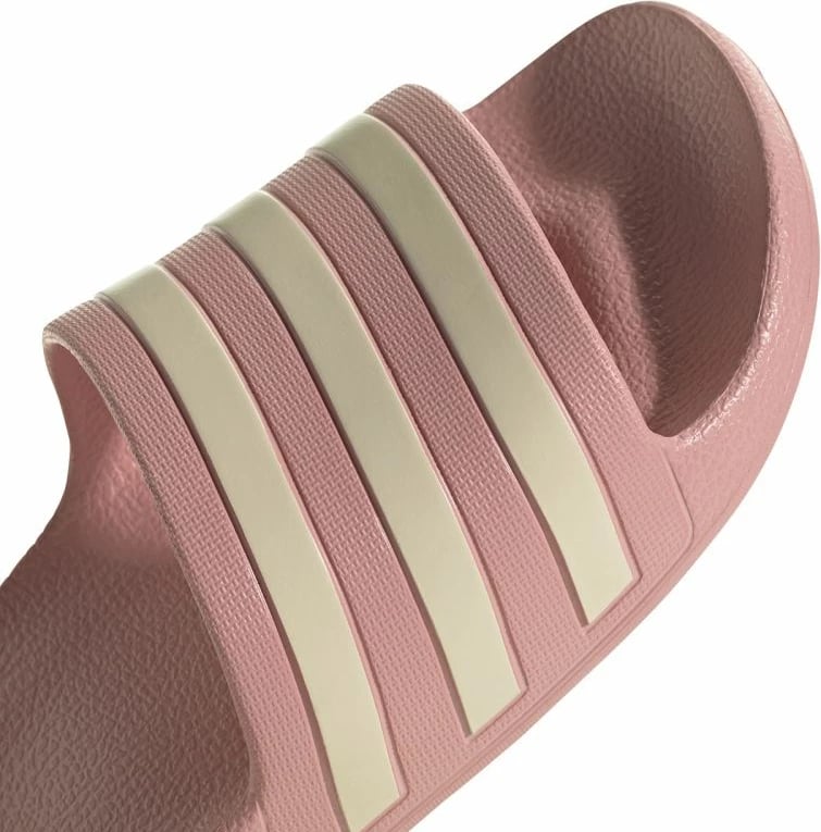 Papuqe për femra adidas, të rozë