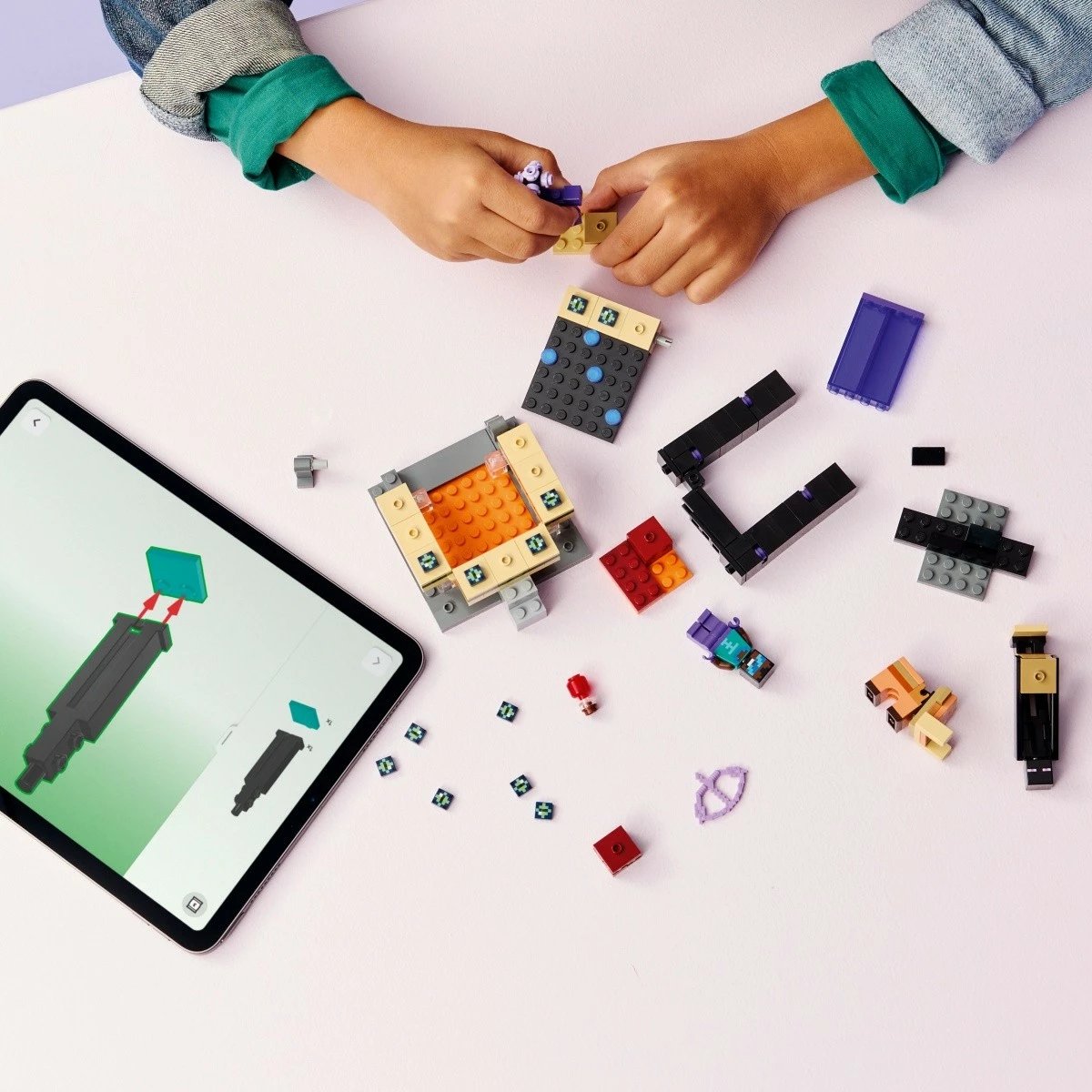 Set ndërtimi, LEGO Minecraft, 21584 Journey Through the Nether and End Portal, 192 copa, 7+