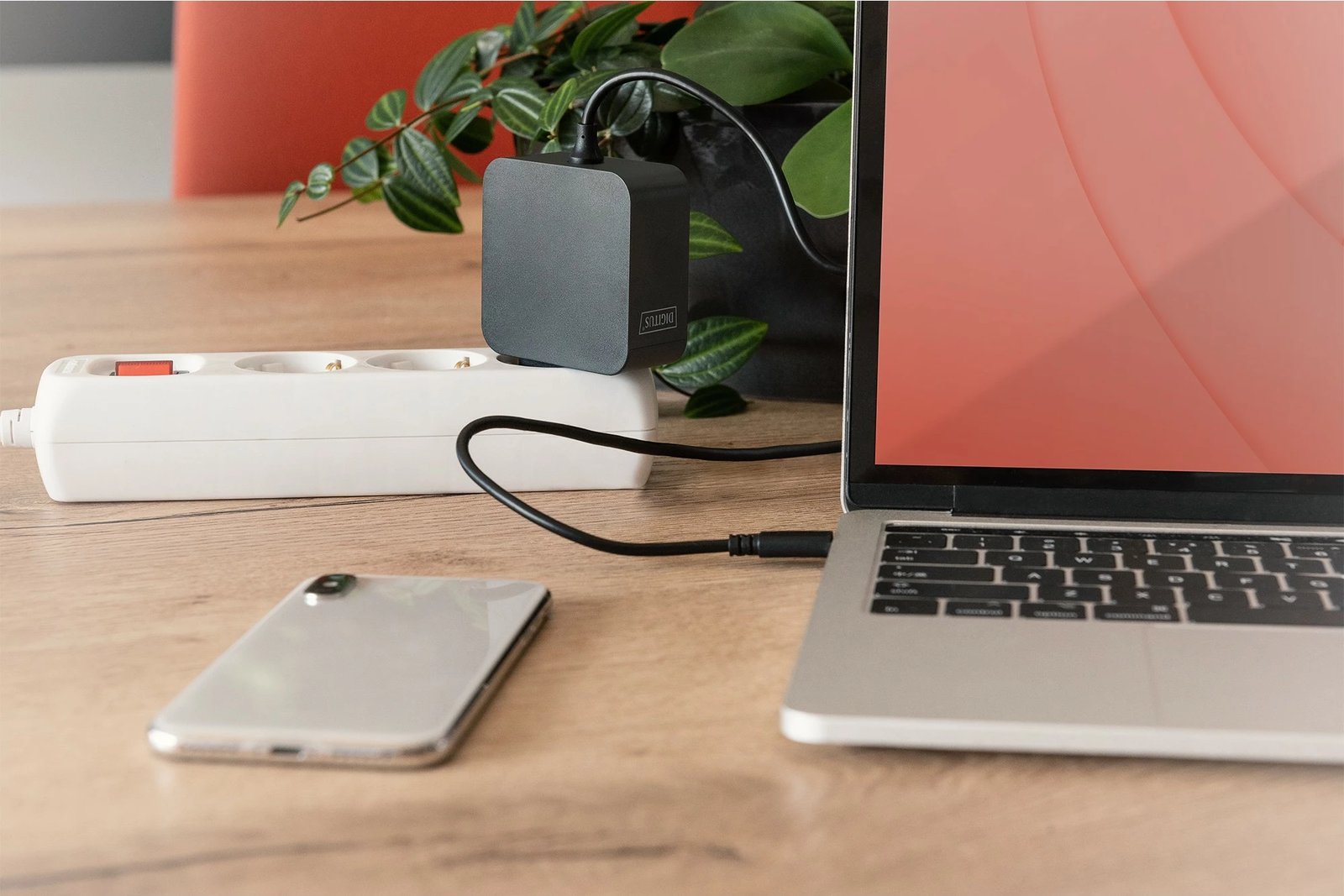 Karikues notebook Digitus USB-C, 65W, i zi
