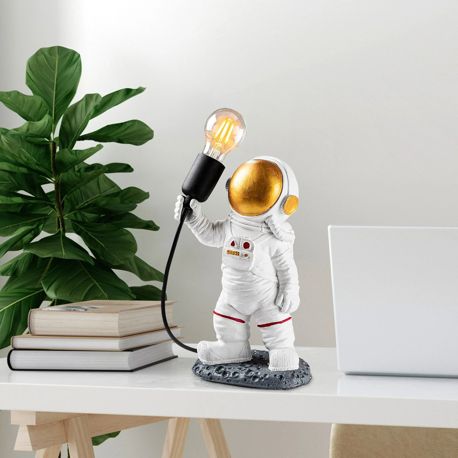 Llambë tavoline Opviq, astronaut, shumëngjyrëshe